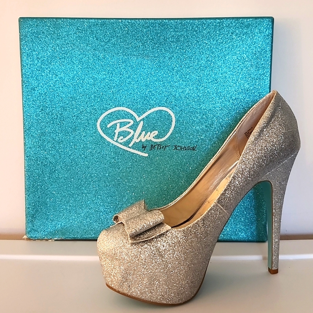 Betsey Johnson Glitter Heels w/Free I.N.C. Glam Crossbody/Cell Phone/Wallet